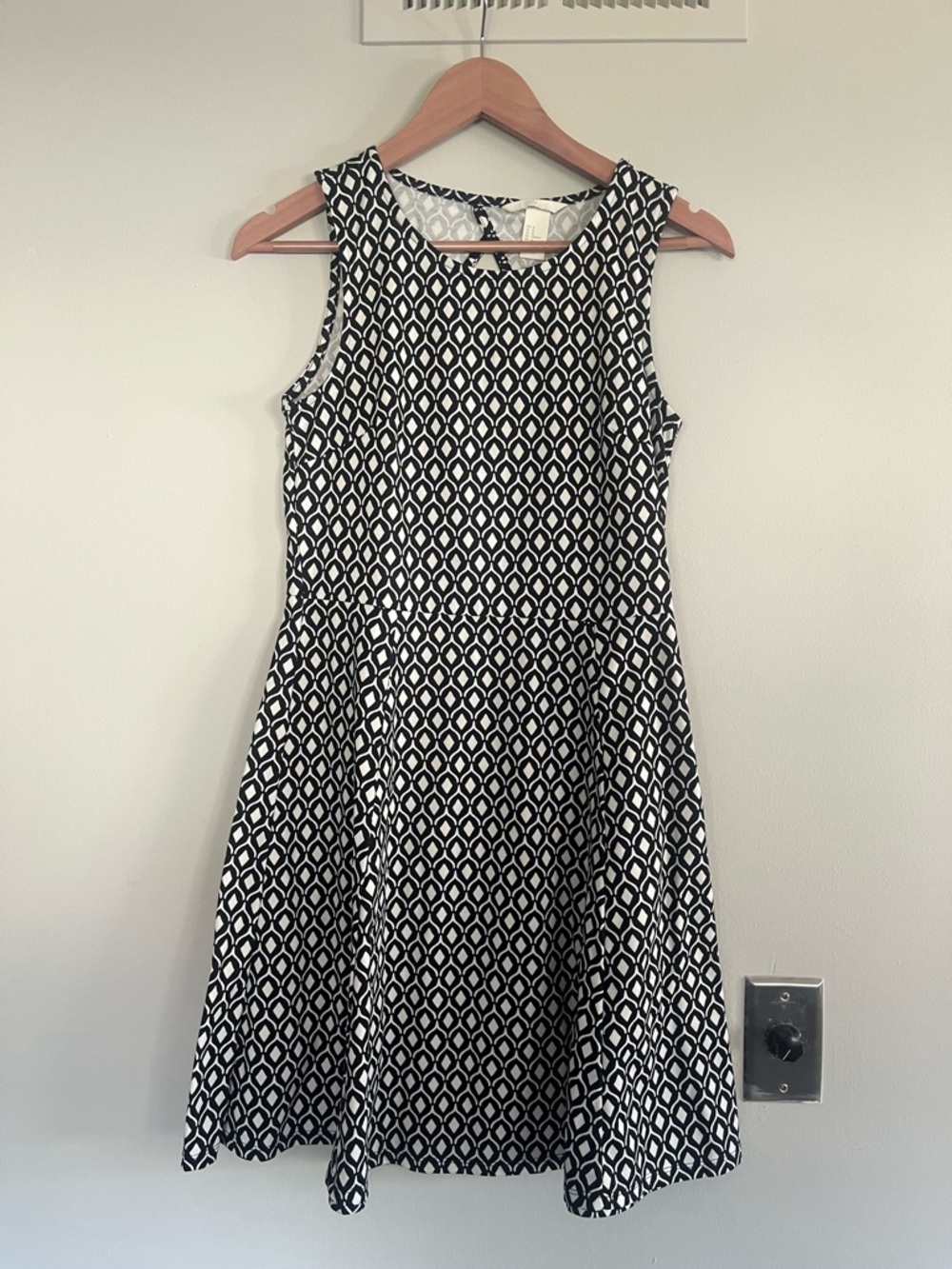 H&M Black and White Geometric Sleeveless Fit-and-Flare Dress